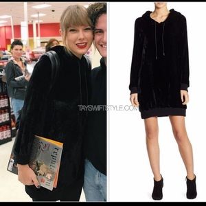 Alice + Olivia velvet navy hooded dress, sz XS